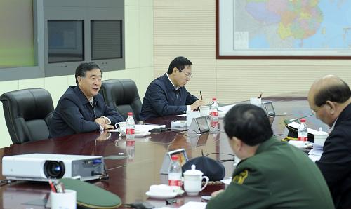 1月9日,國務(wù)院副總理汪洋到武警森林指揮部考察調(diào)研,慰問武警森林部隊官兵。新華社記者 張鐸 攝