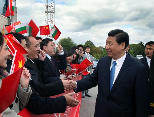 10月14日,中國國家副主席習(xí)近平抵達索非亞,開始對保加利亞進行正式訪問。 新華社記者 蘭紅光 攝