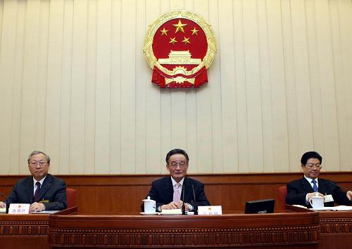 12月24日,十一屆全國(guó)人大常委會(huì)第六次會(huì)議在北京人民大會(huì)堂舉行第二次全體會(huì)議,吳邦國(guó)委員長(zhǎng)出席會(huì)議。新華社記者 劉衛(wèi)兵 攝