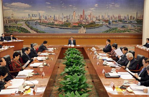 10月14日,全國人大常委會(huì)委員長吳邦國在北京人民大會(huì)堂主持召開十一屆全國人大常委會(huì)第五十一次委員長會(huì)議。 新華社記者李濤攝