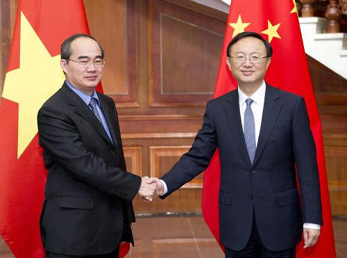 5月11日,中國-越南雙邊合作指導(dǎo)委員會(huì)第六次會(huì)議在北京舉行。中方主席、國務(wù)委員楊潔篪和越方主席、越南副總理阮善仁共同主持會(huì)議。 新華社記者黃敬文攝