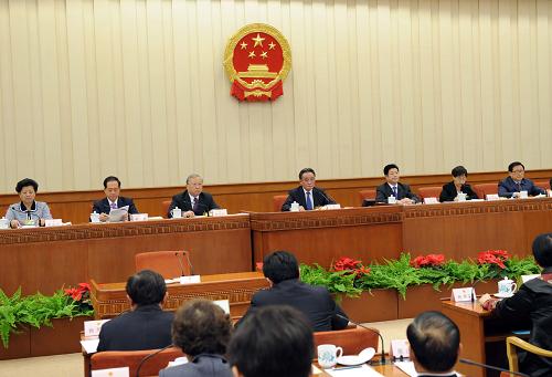 10月31日,十一屆全國人大常委會(huì)第十一次會(huì)議在北京人民大會(huì)堂閉幕。吳邦國委員長主持會(huì)議并講話。新華社記者 饒愛民 攝