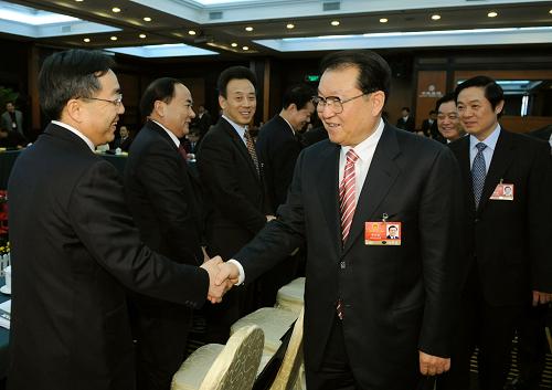 3月5日,中共中央政治局常委李長春參加十一屆全國人大二次會議四川代表團的審議。新華社記者黃敬文攝
