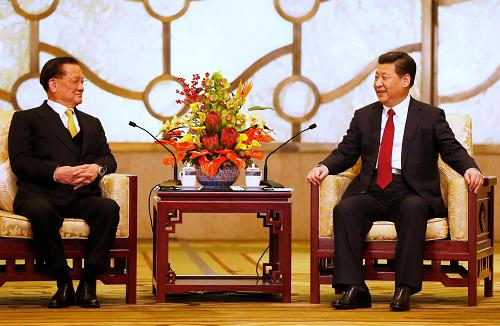 2月18日,中共中央總書記習(xí)近平在北京釣魚臺(tái)國賓館會(huì)見中國國民黨榮譽(yù)主席連戰(zhàn)及隨訪的臺(tái)灣各界人士。新華社記者 鞠鵬 攝