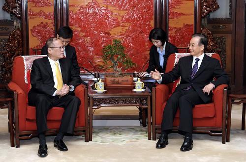 9月1日,中國國務(wù)院總理溫家寶在北京中南海會見菲律賓總統(tǒng)阿基諾。 新華社記者 馬占成攝