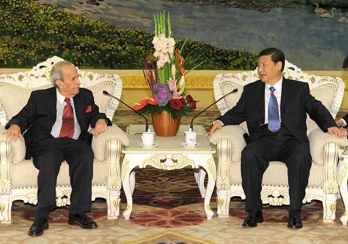 11月25日,國家副主席習近平在北京人民大會堂會見古巴全國人民政權(quán)代表大會主席阿拉爾孔。 新華社記者馬占成攝