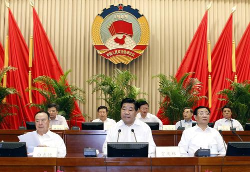 6月25日下午,政協(xié)十一屆全國委員會常務(wù)委員會在京舉辦第七次學(xué)習(xí)講座。中共中央政治局常委、全國政協(xié)主席賈慶林主持并講話。新華社記者 丁林 攝