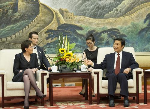 6月5日,中國(guó)國(guó)家副主席李源潮在北京會(huì)見(jiàn)波蘭眾議長(zhǎng)科帕奇。新華社記者黃敬文攝