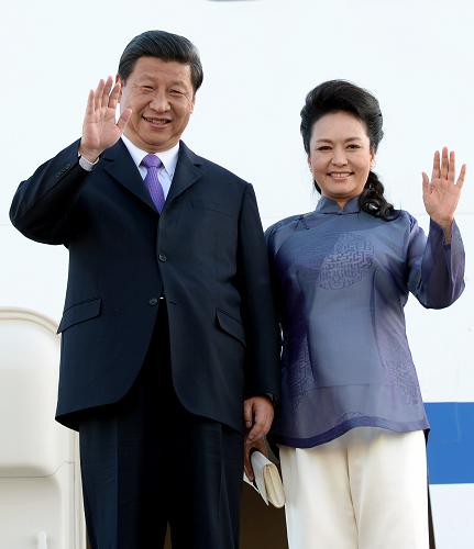 6月6日,國家主席習近平抵達美國加利福尼亞州,將于7日至8日在安納伯格莊園同奧巴馬總統(tǒng)舉行中美元首會晤。 新華社記者 蘭紅光 攝