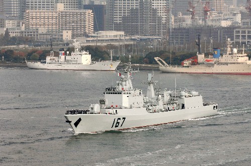 12月1日,中國(guó)人民解放軍海軍“深圳”號(hào)導(dǎo)彈驅(qū)逐艦結(jié)束對(duì)日本為期4天的友好訪問(wèn),離開(kāi)東京,啟程回國(guó)。