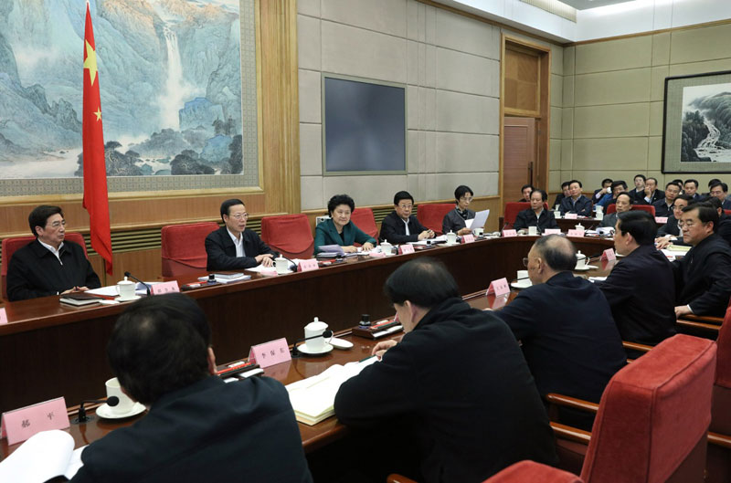 3月23日，第24屆冬奧會工作領導小組第二次全體會議在北京召開。中共中央政治局常委、國務院副總理、第24屆冬奧會工作領導小組組長張高麗出席會議并講話。