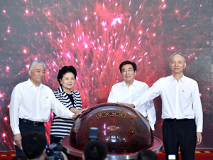 劉延?xùn)|-300.jpg