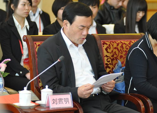 中國集郵總公司總經(jīng)理劉燕明發(fā)言。中國政府網(wǎng) 宋巖 攝