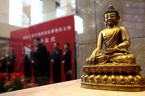2月11日,中國(guó)國(guó)家博物館舉行文物交接儀式。新華社記者 汪永基 攝