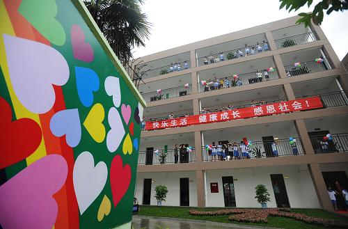 成都市雙流縣新棠湖小學(xué)宿舍區(qū)(8月26日攝)。新華社記者 江宏景 攝