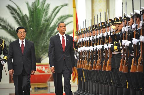 11月17日,國家主席胡錦濤在北京人民大會堂主持儀式,歡迎美國總統(tǒng)奧巴馬訪華。新華社發(fā)