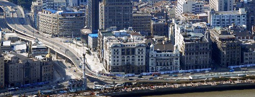 俯瞰即將被拆除的上海延安路高架外灘下匝道(2008年2月10日攝)。新華社發(fā)