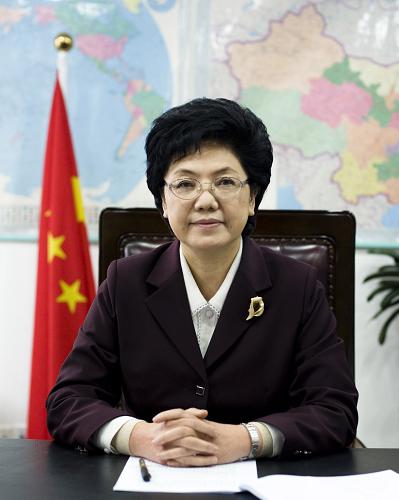 這是國(guó)家人口和計(jì)生委主任李斌(11月30攝)。“十一五”期間,我國(guó)人口發(fā)展取得重大進(jìn)展,良好的人口環(huán)境為經(jīng)濟(jì)社會(huì)全面協(xié)調(diào)可持續(xù)發(fā)展創(chuàng)造了有利條件。“十二五”期間,我國(guó)人口工作面臨什么樣的形勢(shì)?又將如何發(fā)展?近日,國(guó)家人口計(jì)生委主任李斌就全面做好人口工作,促進(jìn)人口長(zhǎng)期均衡發(fā)展接受了記者專訪。新華社記者 劉杰 攝