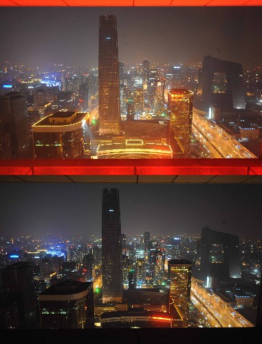 從亮著景觀燈的北京銀泰中心高層窗戶向外拍攝的CBD夜景(上)和從熄滅景觀燈的北京銀泰中心高層窗戶向外拍攝的CBD夜景(下)(3月28日攝)。3月28日,世界自然基金會(huì)倡導(dǎo)的“地球一小時(shí)”活動(dòng)得到全世界80多個(gè)國家和地區(qū)響應(yīng),該活動(dòng)旨在呼吁更多的人關(guān)注地球氣候變化。我國的北京、上海、香港等許多城市也加入到這一活動(dòng)中。新華社記者 羅曉光 攝