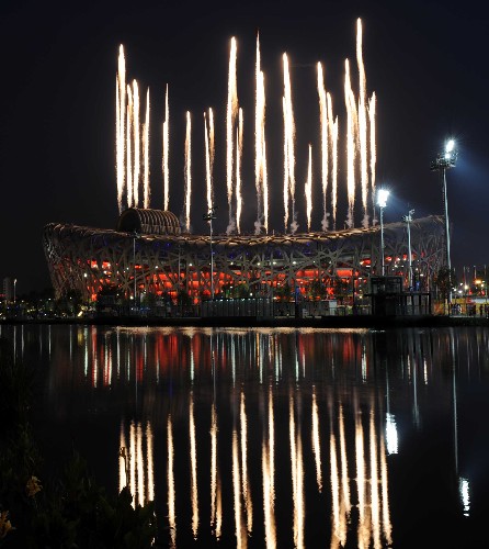 8月2日,2008北京奧運會開幕式第二次彩排在國家體育場—“鳥巢”舉行,并進行焰火調(diào)試。 新華社記者 楊磊 攝