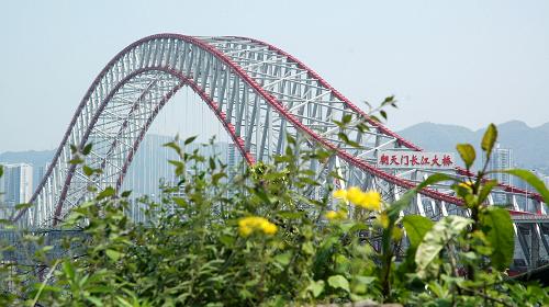 4月7日拍攝的重慶朝天門長江大橋。新華社發(fā)(周會 攝)