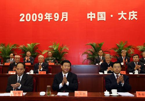 9月22日,大慶油田發(fā)現(xiàn)50周年慶祝大會(huì)在黑龍江省大慶市舉行。中共中央政治局常委、中央書記處書記、國家副主席習(xí)近平出席慶祝大會(huì)并講話。新華社記者 蘭紅光 攝