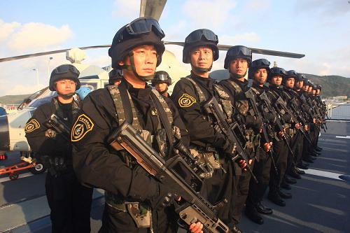 3月4日拍攝的參加第五批護(hù)航的海軍特戰(zhàn)隊(duì)員。新華社記者 查春明 攝