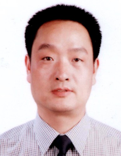 這是榮獲“中國十大杰出青年”稱號的河南省輝縣市張村鄉(xiāng)裴寨村村主任裴春亮。 新華社發(fā)