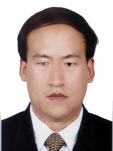 這是榮獲“中國十大杰出青年”稱號的寧夏愛德殘疾人職業(yè)技能培訓(xùn)學(xué)校校長王結(jié)(回族)。 新華社發(fā)