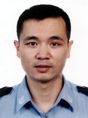 這是榮獲“中國十大杰出青年”稱號的吉林省公安廳反恐怖工作辦公室副主任吳強(qiáng)。 新華社發(fā)