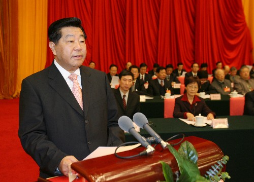 12月11日,中國(guó)農(nóng)工民主黨第十四次全國(guó)代表大會(huì)在北京開幕。中共中央政治局常委、全國(guó)政協(xié)主席賈慶林會(huì)見全體與會(huì)代表,并代表中共中央致賀詞。 新華社記者黃敬文攝