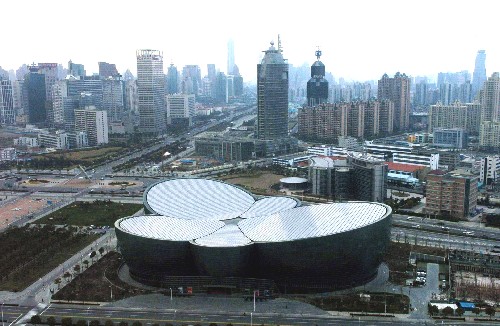 這是浦東新城區(qū)遠(yuǎn)眺(2005年3月5日攝)。 新華社發(fā)
