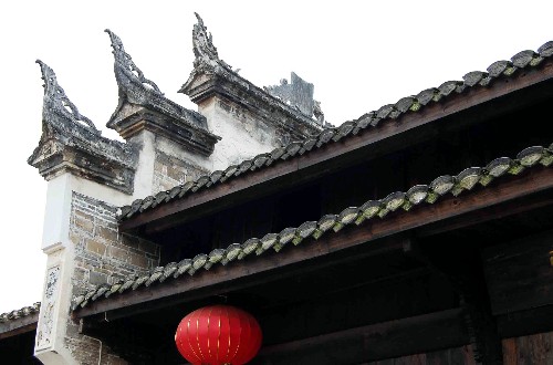 大昌古鎮(zhèn)古民居建筑上的風(fēng)火墻(2007年12月1日攝)。 新華社發(fā)