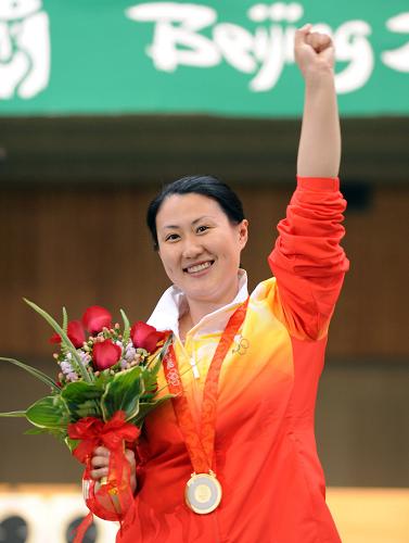 8月13日,中國(guó)選手陳穎在北京奧運(yùn)會(huì)射擊女子25米手槍決賽中以793.4環(huán)的總成績(jī)獲得金牌。 新華社記者 焦衛(wèi)平 攝