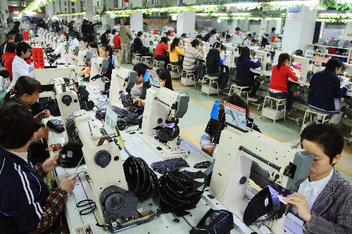 泉州一大型知名企業(yè)工人返崗率達到85%(攝于2月23日)。 新華社記者 魏培全 攝