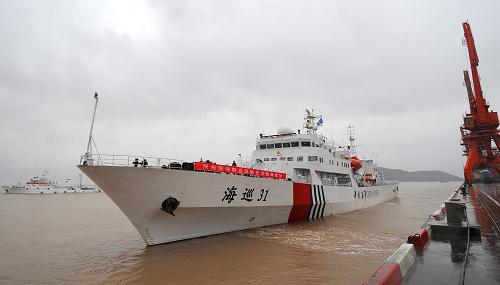 4月14日,我國最大、最先進(jìn)的中國海事“海巡31”艇啟航駛離碼頭,開始東海聯(lián)合巡航執(zhí)法行動(dòng)。新華社記者 徐昱 攝