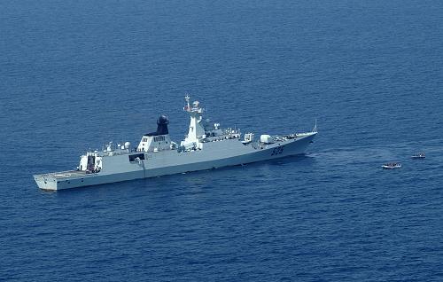 1月22日,中國海軍護(hù)航編隊(duì)“馬鞍山”艦在亞丁灣海域護(hù)航。當(dāng)?shù)貢r間1月22日,中國海軍護(hù)航編隊(duì)“馬鞍山”艦、“溫州”艦和