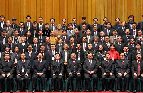 11月16日,十一屆全國政協(xié)第六期委員學(xué)習(xí)研討班在北京舉行,中共中央政治局常委、全國政協(xié)主席賈慶林會(huì)見全體學(xué)員。新華社記者 丁林 攝