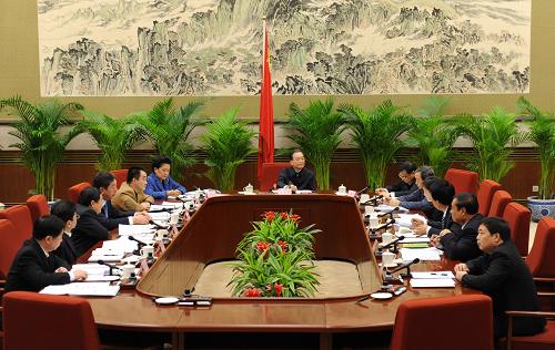 這是1月15日,溫家寶主持召開職業(yè)教育座談會。 新華社記者黃敬文攝