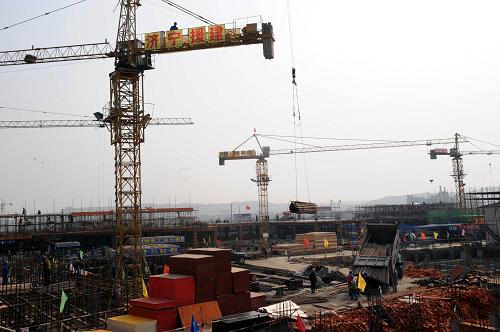 北川新縣城正在緊張施工中(2月2日攝)。新華社記者 范長(zhǎng)國(guó) 攝