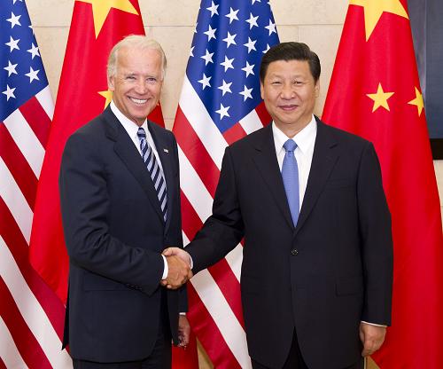 8月19日,中國國家副主席習(xí)近平與來訪的美國副總統(tǒng)拜登在北京飯店共同出席中美企業(yè)家座談會。 新華社記者 黃敬文 攝