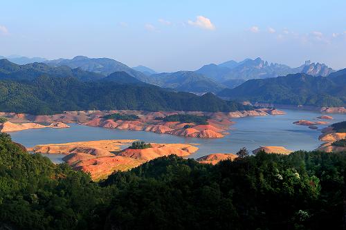 福建泰寧丹霞地貌(2009年5月16日攝)。新華社發(fā)(余和平 攝)