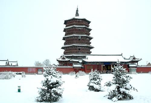 應縣木塔雪景(2007年3月4日攝)。新華社發(fā)(趙志國 攝)