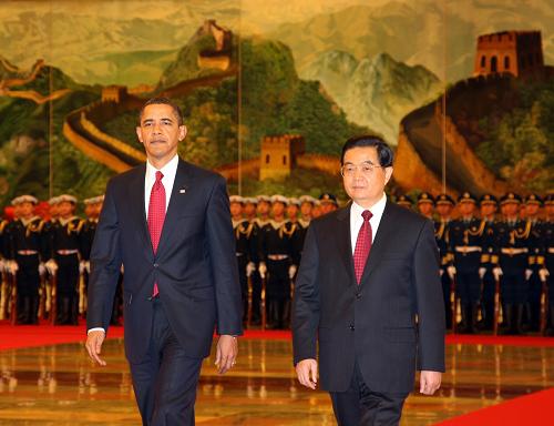11月17日上午,國家主席胡錦濤在北京人民大會堂北大廳為美國總統(tǒng)奧巴馬訪華舉行歡迎儀式。 新華社記者 蘭紅光 攝
