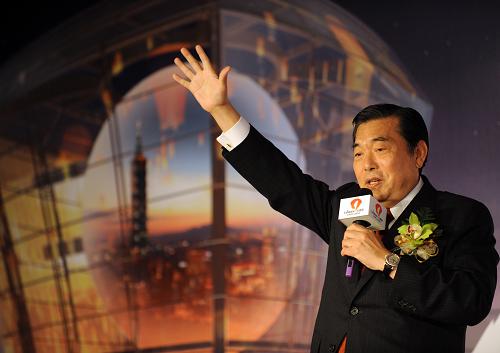 4月13日,臺(tái)北世界貿(mào)易中心董事長(zhǎng)王志剛主持2010年上海世博臺(tái)灣館啟航記者會(huì)。新華社發(fā)(吳景騰 攝)