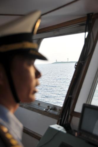 3月12日7時(shí)許,中國海監(jiān)262船駛抵金銀島海域。新華社記者 魏驊 攝