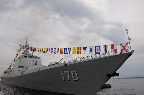 10月22日,中國海軍蘭州艦抵達里約熱內(nèi)盧。新華社記者 趙焱 攝