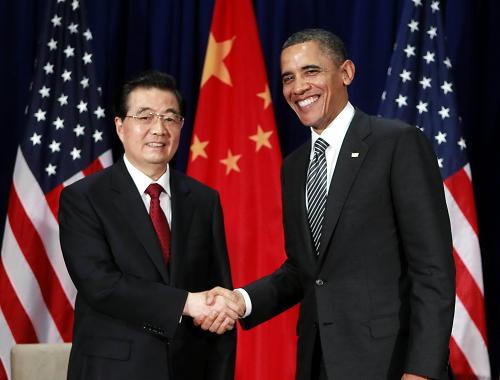 11月12日,中國國家主席胡錦濤同美國總統(tǒng)奧巴馬在美國夏威夷州首府檀香山舉行會晤。新華社記者 鞠鵬 攝