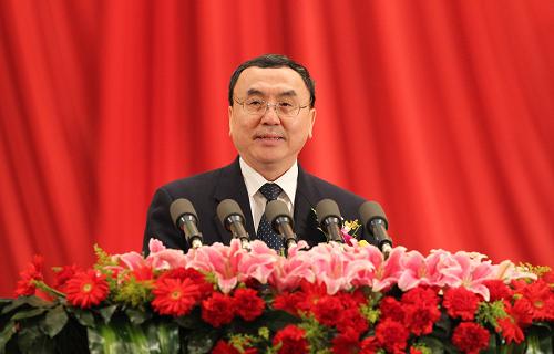 2月14日上午,中共中央、國(guó)務(wù)院在北京隆重舉行國(guó)家科學(xué)技術(shù)獎(jiǎng)勵(lì)大會(huì)。國(guó)家科學(xué)技術(shù)進(jìn)步獎(jiǎng)特等獎(jiǎng)第一完成人、國(guó)土資源部原總工程師張洪濤代表全體獲獎(jiǎng)人員發(fā)言。新華社記者 丁林 攝