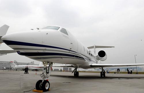 3月8日,展覽會(huì)展示的灣流(GULFSTREAM)G450商務(wù)飛機(jī)外形。新華社記者 宋振平 攝